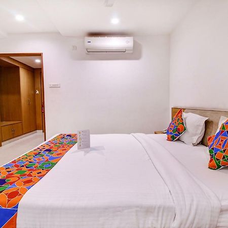Fabhotel Syberitic Suites Gachibowli - Fully Vaccinated Staff Kondapur  Экстерьер фото