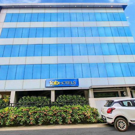 Fabhotel Syberitic Suites Gachibowli - Fully Vaccinated Staff Kondapur  Экстерьер фото