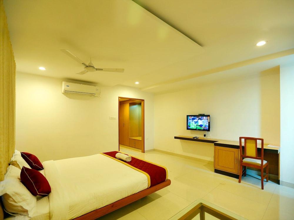 Fabhotel Syberitic Suites Gachibowli - Fully Vaccinated Staff Kondapur  Экстерьер фото