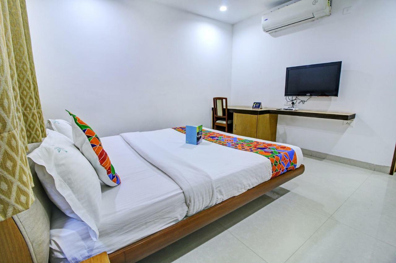Fabhotel Syberitic Suites Gachibowli - Fully Vaccinated Staff Kondapur  Экстерьер фото
